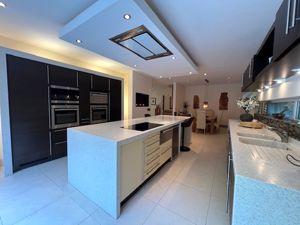 Photo 32- click for photo gallery